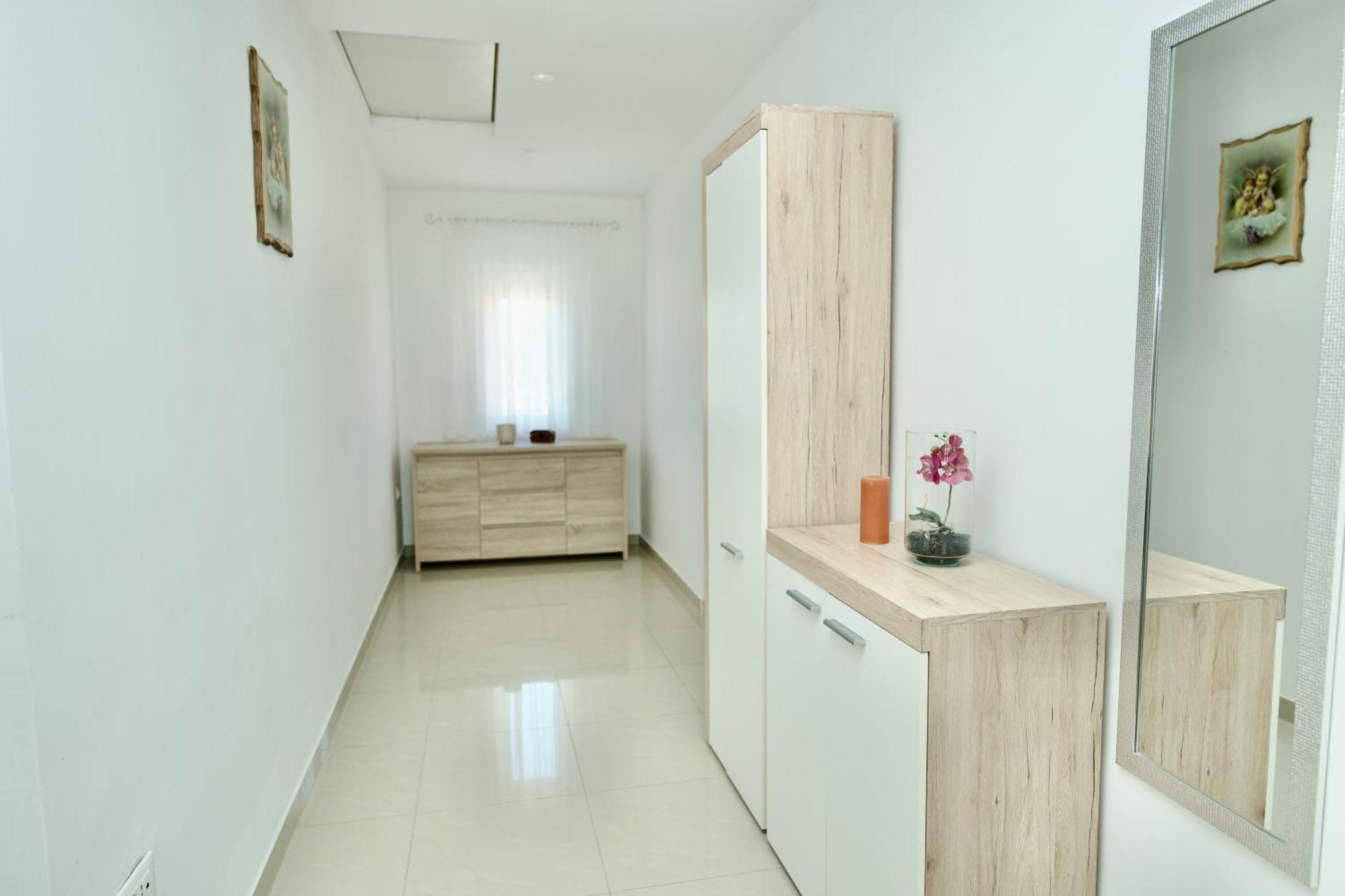 Apartment Lana Bristivica Eksteriør billede